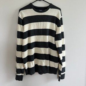 IZOD Long Sleeve Pullover, Medium